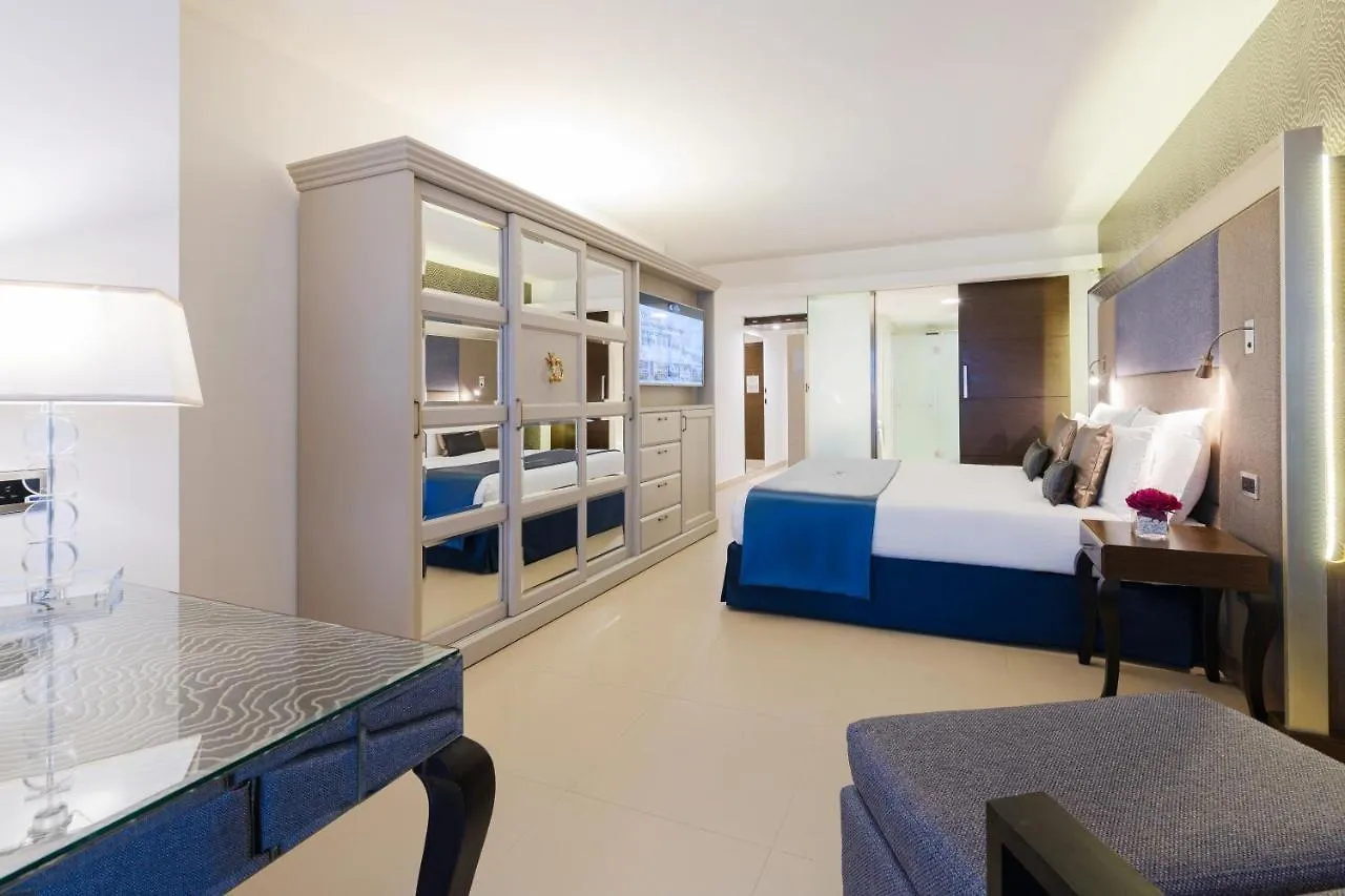 Ax The Palace Sliema 5*,